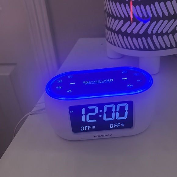 Alarm clock - Picture 3 of 9